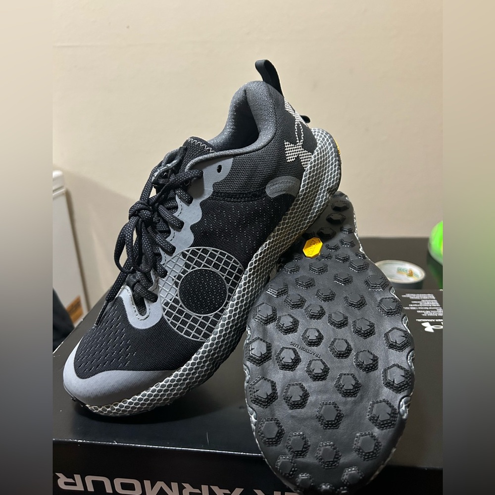 Under Armour  Ua Hovr Speed Shoes unisex Men’s Sz 8.5 Women’s Sz 10 Brand New